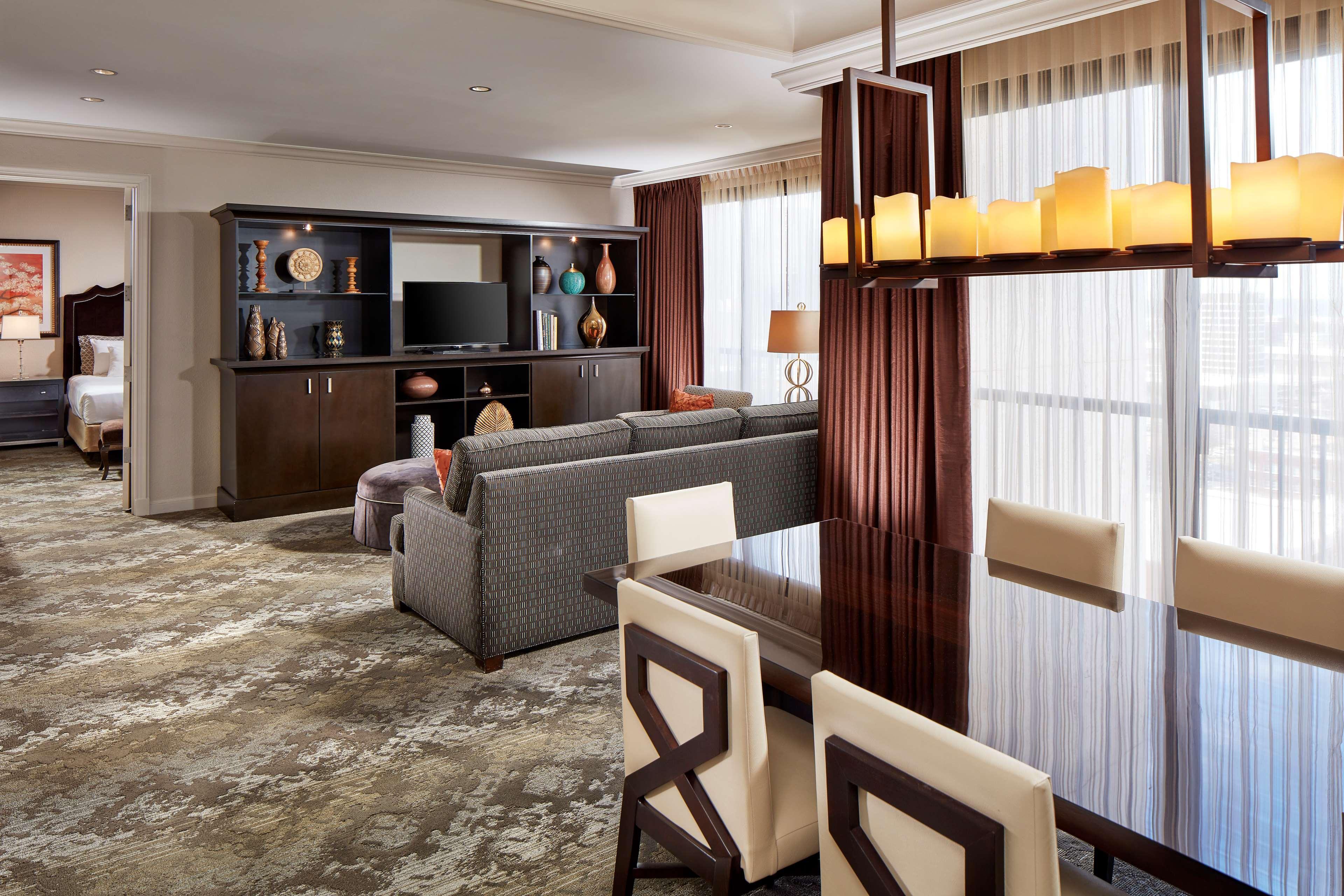 ไฮแอท รีเจนซี ทัลซา ดาวน์ทาวน์ Hotel ภายนอก รูปภาพ